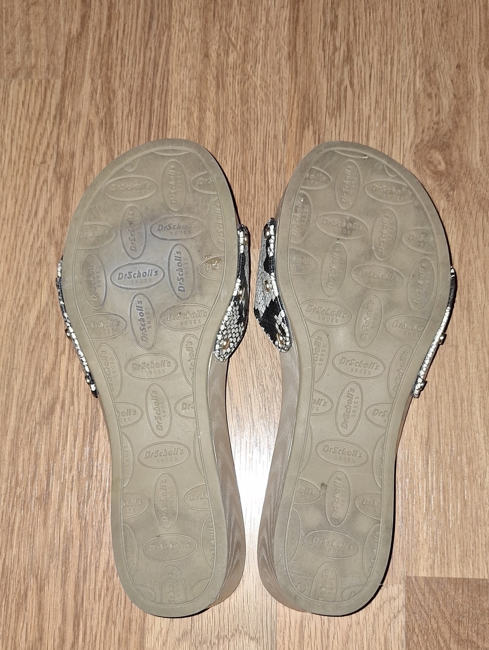 Dr. Scholl's Comfort Slide Sandals in Beige with Black Snakeskin Accent Sz 6 - Picture 3 of 7